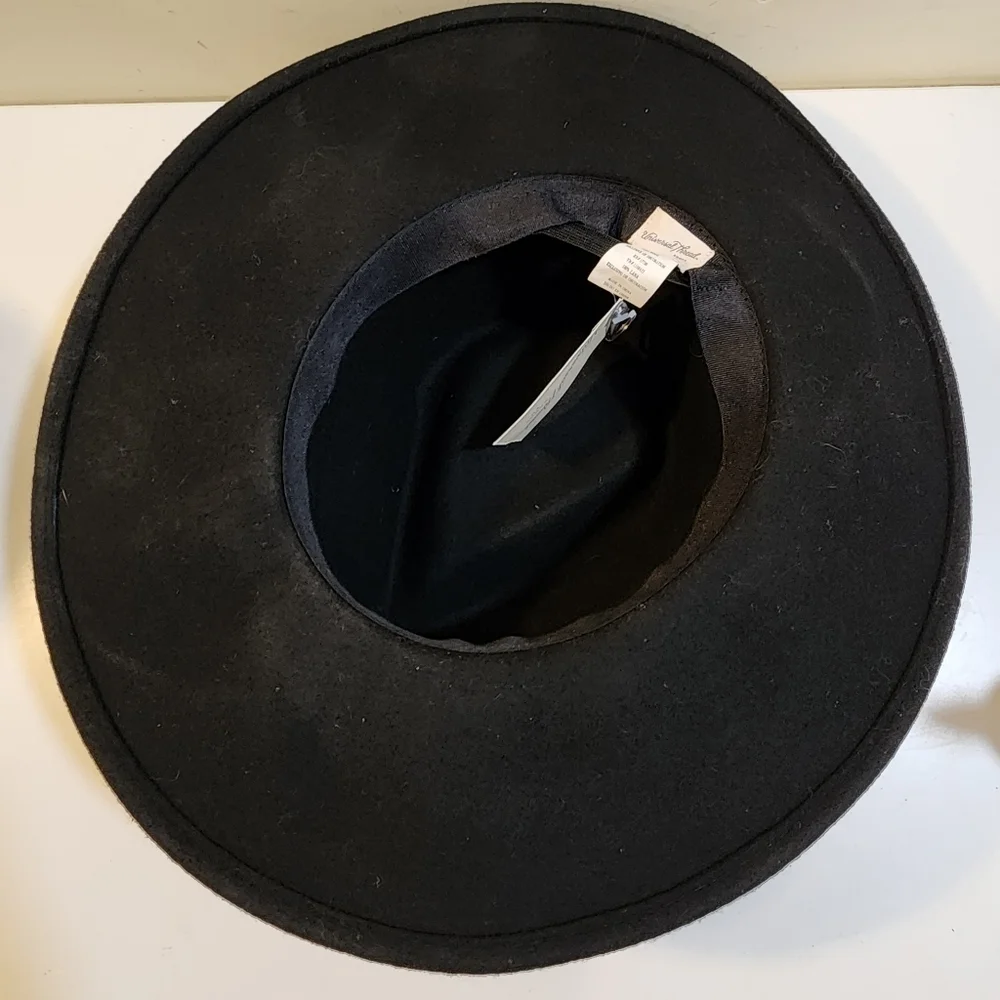 Universal Threads Women's Black 100% Wool hat OS NWT